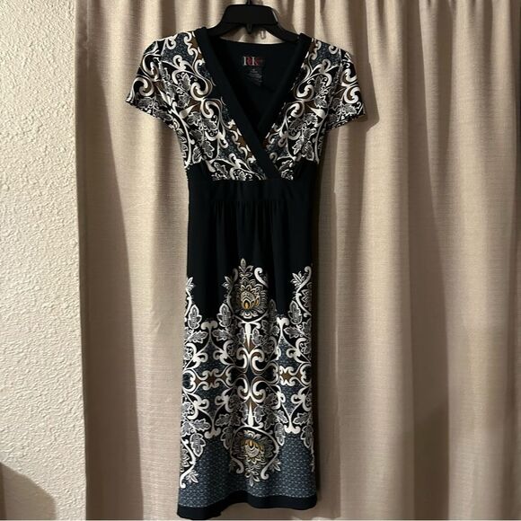 R&K Dresses & Skirts - Sz 6p black and brown printed dress
